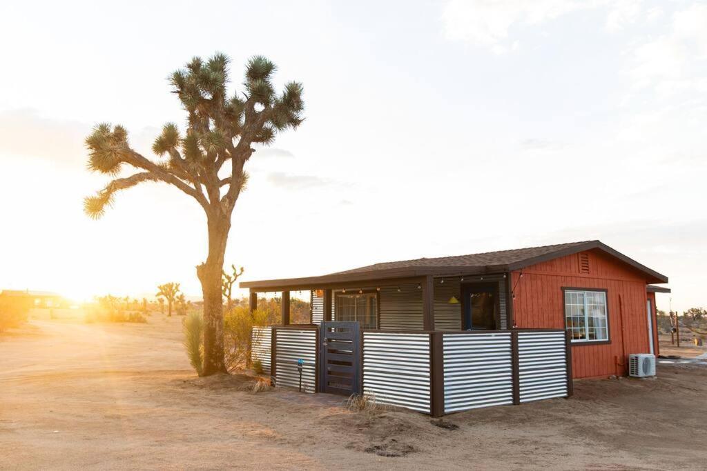 Cryptic Cabin-Tranquil Bohemian Getaway W/Hot Tub Villa Yucca Valley Luaran gambar