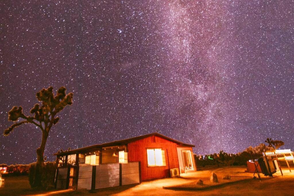 Cryptic Cabin-Tranquil Bohemian Getaway W/Hot Tub Villa Yucca Valley Luaran gambar